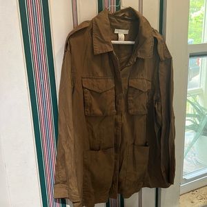 Lightweight tan/beige pocketed jacket